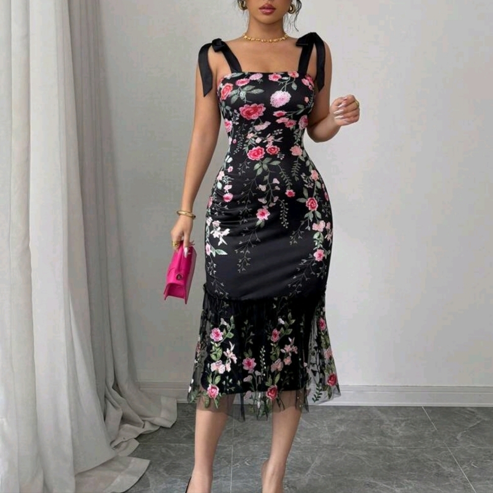 Women Elegant Floral Embroidered Slip Sheath Sexy Dress - Picture 4 of 5